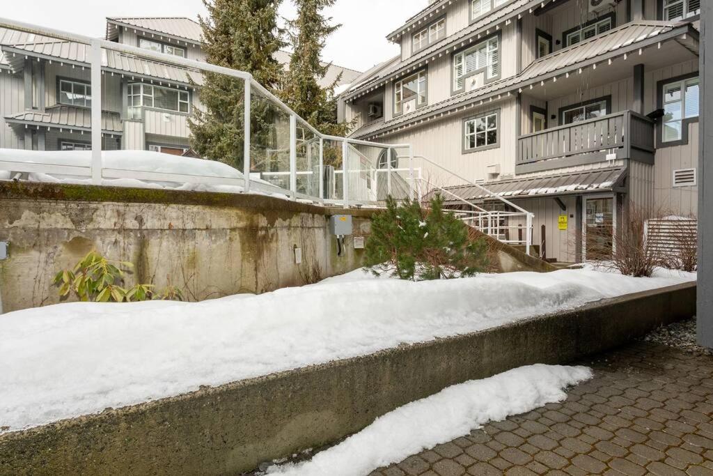 Prime Location, Ski In/Out Whistler Condo Exterior foto